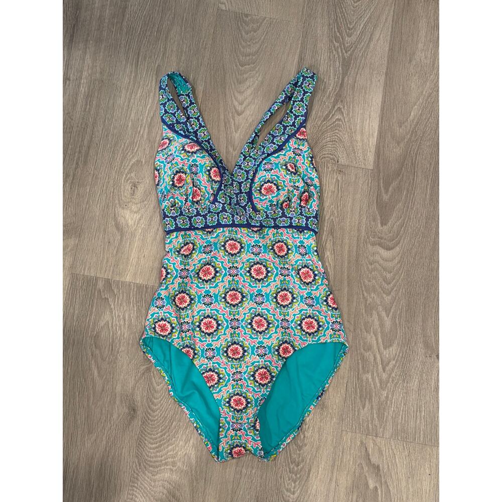 Catalina women’s size medium one piece bathing suit swimsuit